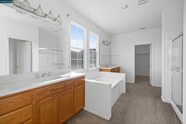 5700 Oakmont Dr, Richmond, CA 94806