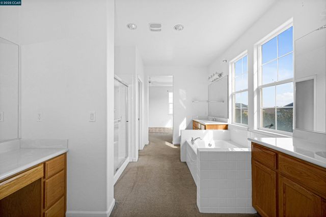 5700 Oakmont Dr, Richmond, CA 94806