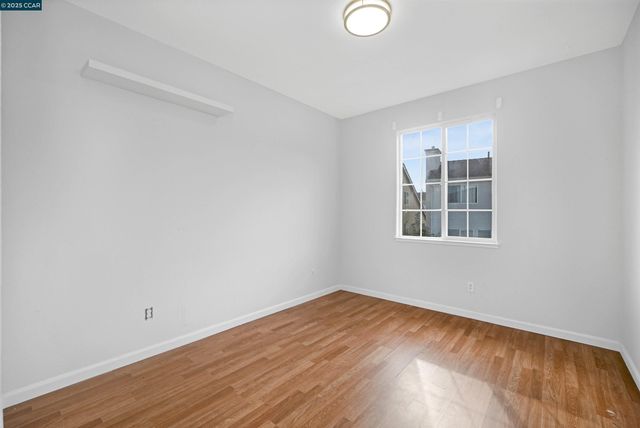 5700 Oakmont Dr, Richmond, CA 94806