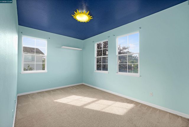 5700 Oakmont Dr, Richmond, CA 94806