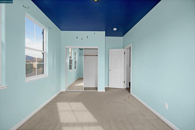 5700 Oakmont Dr, Richmond, CA 94806