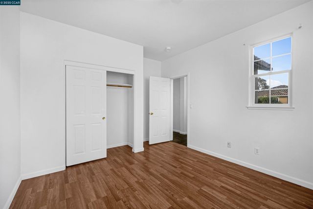 5700 Oakmont Dr, Richmond, CA 94806