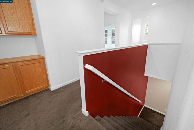 5700 Oakmont Dr, Richmond, CA 94806