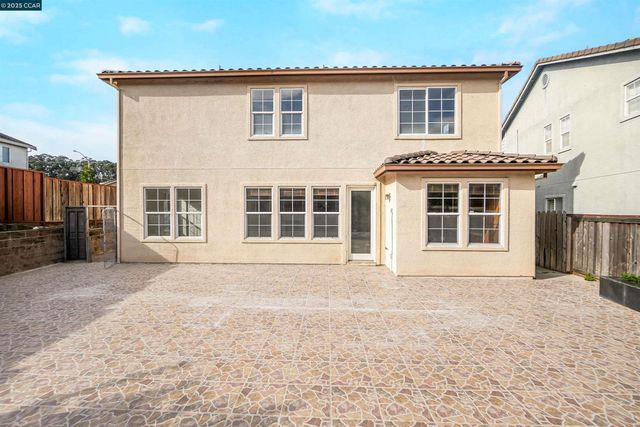 5700 Oakmont Dr, Richmond, CA 94806