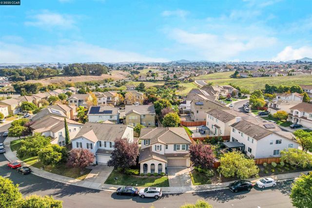5700 Oakmont Dr, Richmond, CA 94806