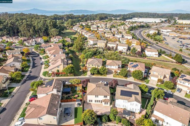 5700 Oakmont Dr, Richmond, CA 94806