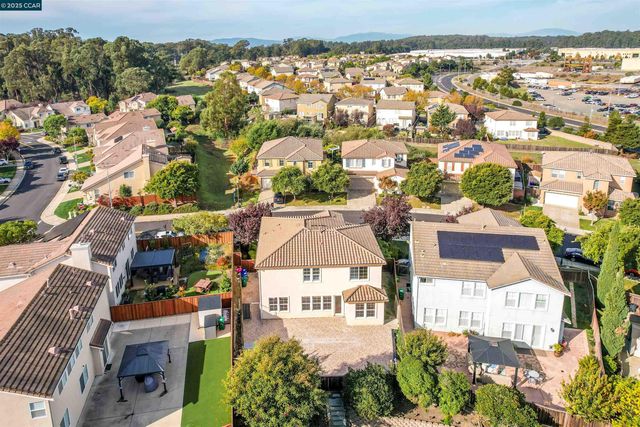 5700 Oakmont Dr, Richmond, CA 94806