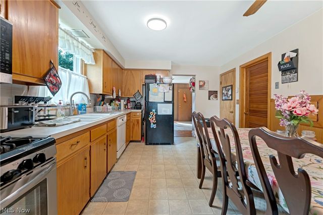 680 Forest Ridge Drive, Youngstown, OH 44512