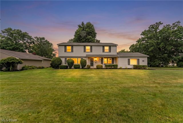 680 Forest Ridge Drive, Youngstown, OH 44512
