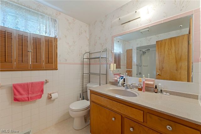 680 Forest Ridge Drive, Youngstown, OH 44512