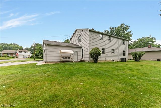 680 Forest Ridge Drive, Youngstown, OH 44512