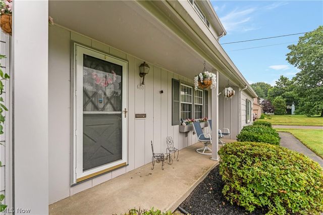 680 Forest Ridge Drive, Youngstown, OH 44512