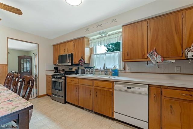 680 Forest Ridge Drive, Youngstown, OH 44512