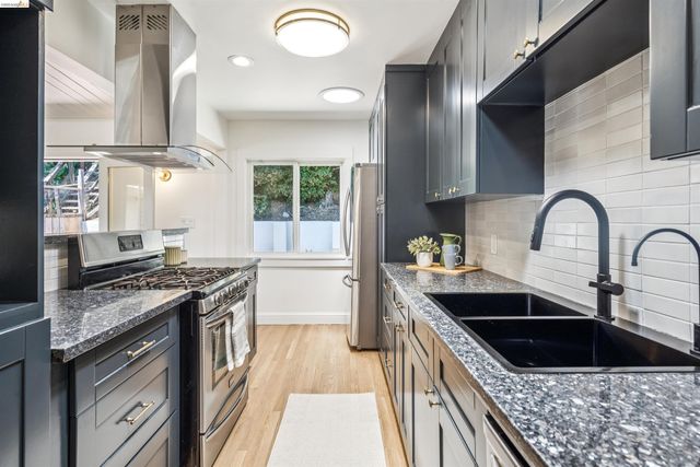 2825 Sheldon Dr, Richmond, CA 94803