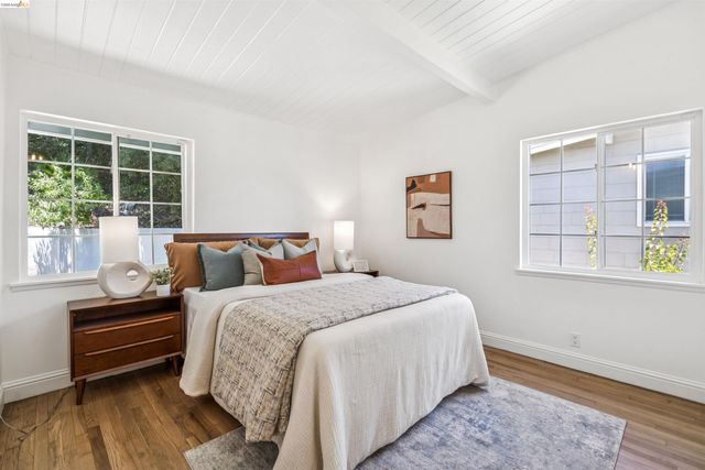 2825 Sheldon Dr, Richmond, CA 94803