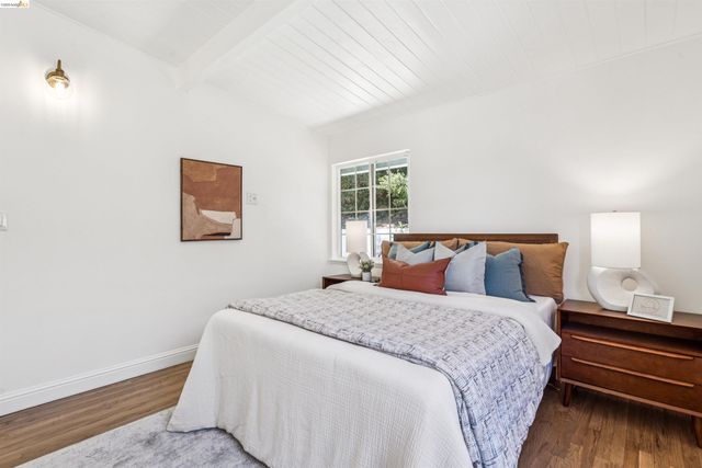 2825 Sheldon Dr, Richmond, CA 94803