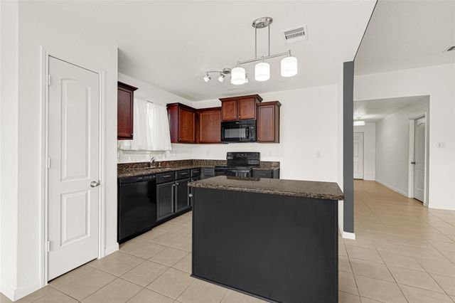 315 Hawks View Drive, La Marque, TX 77568