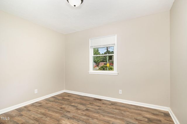 925 Rochester Drive, Fayetteville, NC 28305