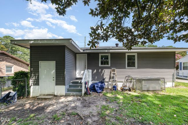 925 Rochester Drive, Fayetteville, NC 28305