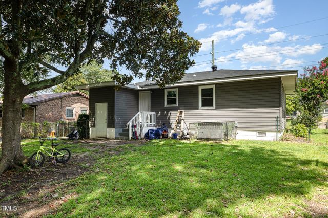 925 Rochester Drive, Fayetteville, NC 28305