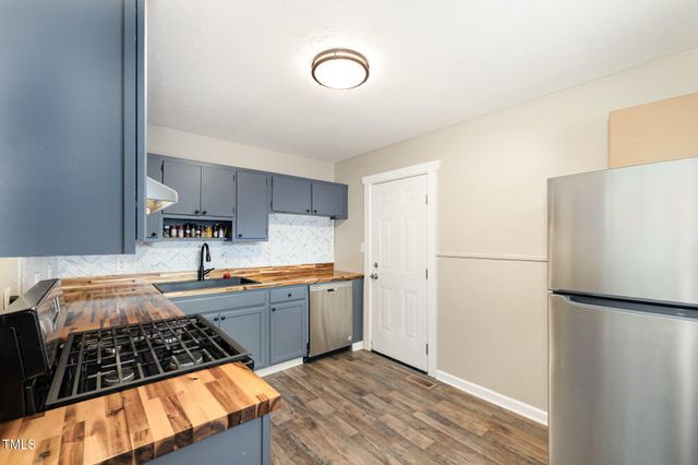 925 Rochester Drive, Fayetteville, NC 28305
