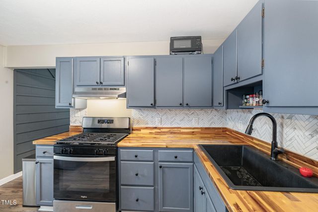 925 Rochester Drive, Fayetteville, NC 28305