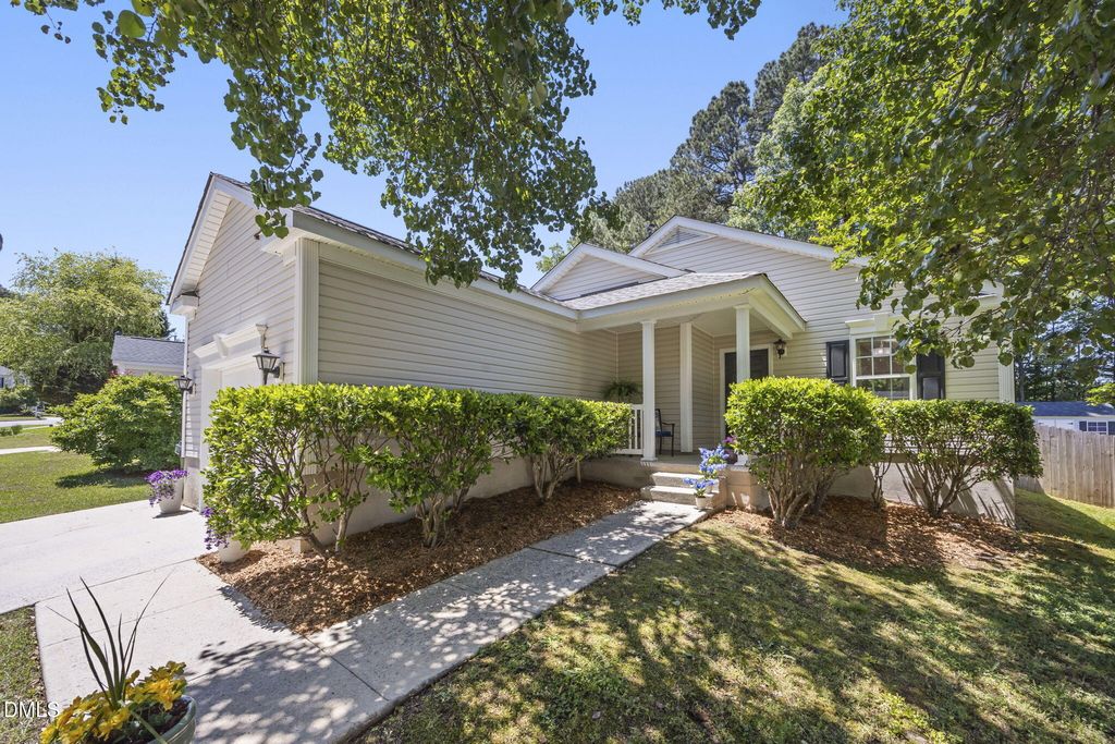 919 Homestead Park Drive, Apex, NC 27502
