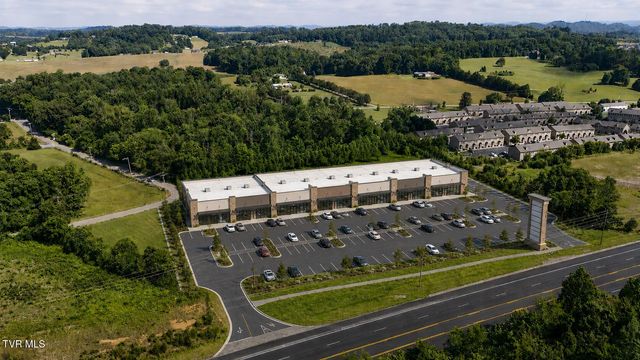 6089 Bristol Highway, Piney Flats, TN 37686