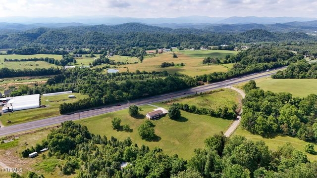 6089 Bristol Highway, Piney Flats, TN 37686