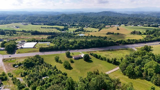 6089 Bristol Highway, Piney Flats, TN 37686