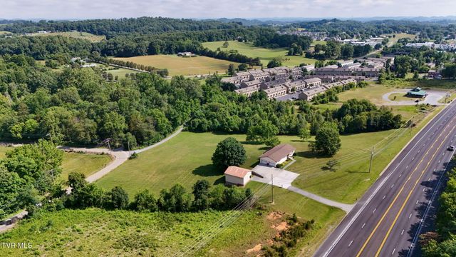 6089 Bristol Highway, Piney Flats, TN 37686