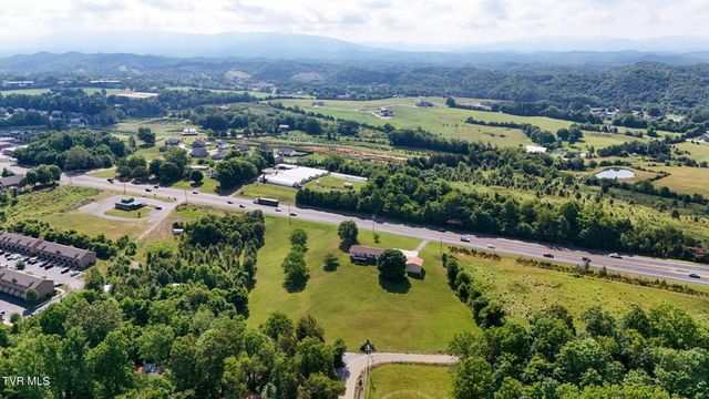 6089 Bristol Highway, Piney Flats, TN 37686