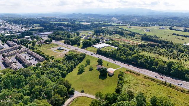6089 Bristol Highway, Piney Flats, TN 37686