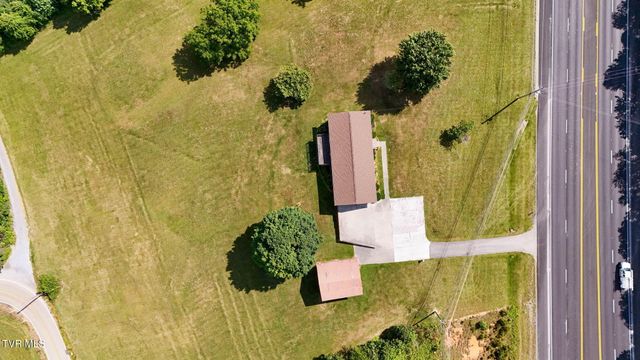 6089 Bristol Highway, Piney Flats, TN 37686