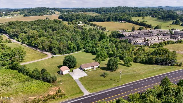 6089 Bristol Highway, Piney Flats, TN 37686