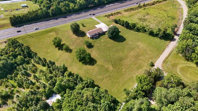 6089 Bristol Highway, Piney Flats, TN 37686