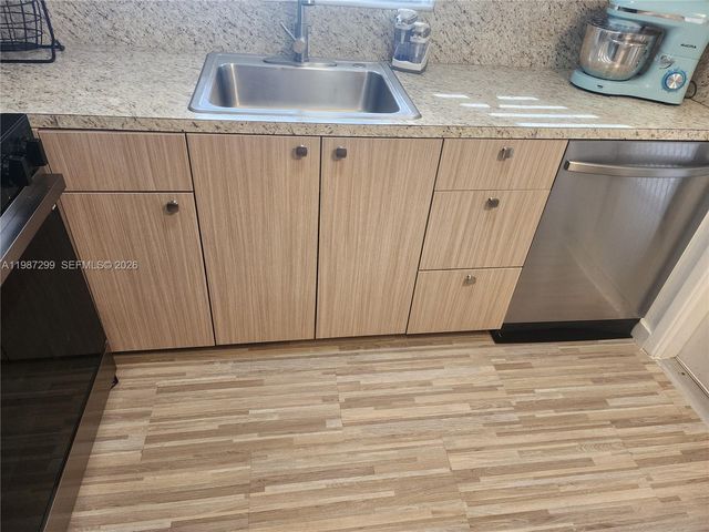 100 SE 6th Avenue 107, Pompano Beach, FL 33060