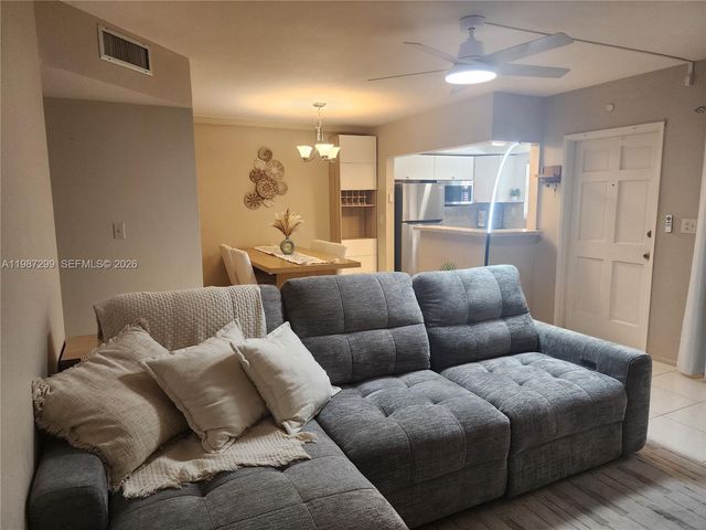100 SE 6th Avenue 107, Pompano Beach, FL 33060