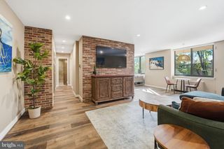 4390 LORCOM LN #402, Arlington, VA 22207