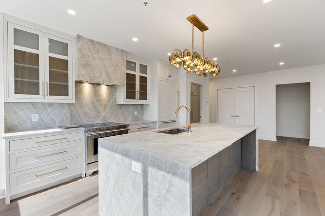 106 W Vine Street 603, Lexington, KY 40507