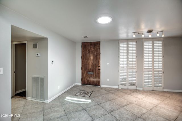 8647 E DEVONSHIRE Avenue, Scottsdale, AZ 85251