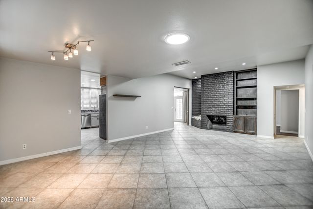 8647 E DEVONSHIRE Avenue, Scottsdale, AZ 85251