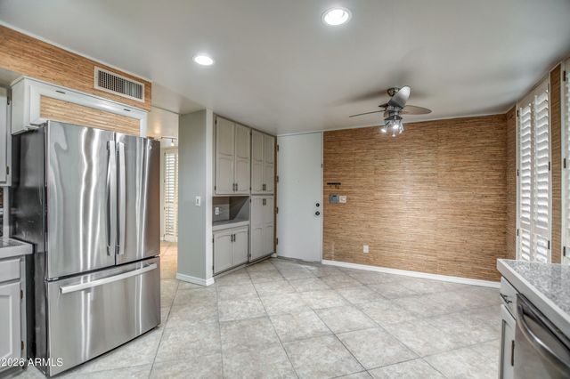 8647 E DEVONSHIRE Avenue, Scottsdale, AZ 85251