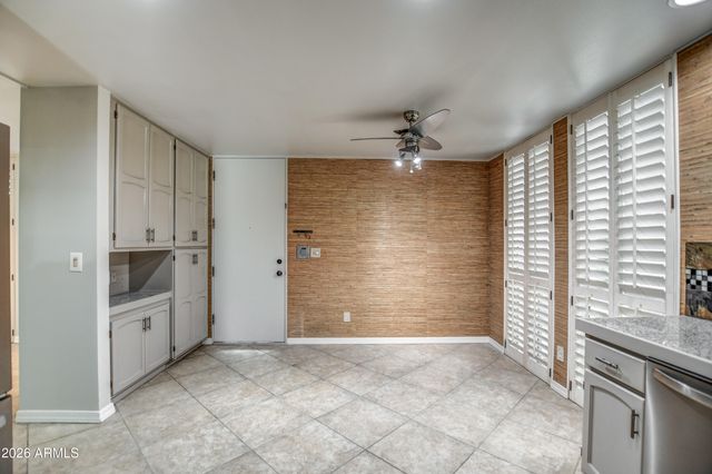 8647 E DEVONSHIRE Avenue, Scottsdale, AZ 85251