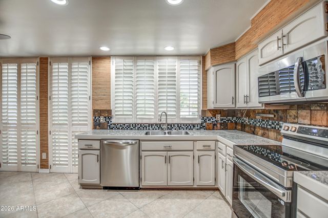 8647 E DEVONSHIRE Avenue, Scottsdale, AZ 85251