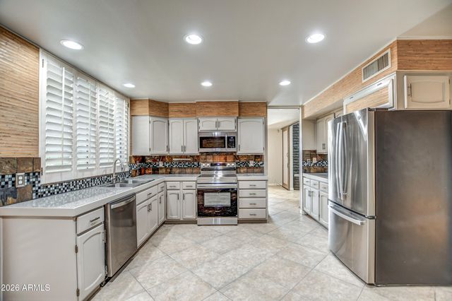 8647 E DEVONSHIRE Avenue, Scottsdale, AZ 85251