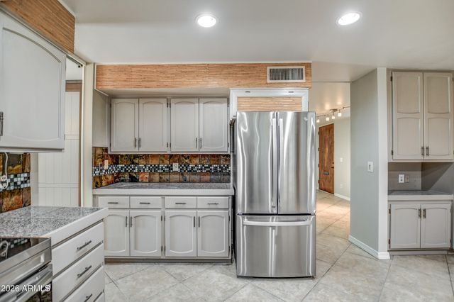 8647 E DEVONSHIRE Avenue, Scottsdale, AZ 85251