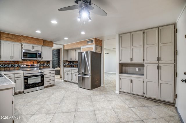 8647 E DEVONSHIRE Avenue, Scottsdale, AZ 85251