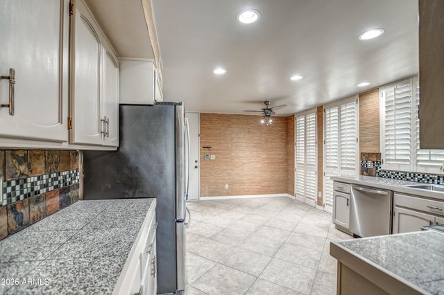 8647 E DEVONSHIRE Avenue, Scottsdale, AZ 85251