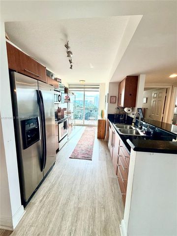 3232 SW 22nd Ter 910, Miami, FL 33145